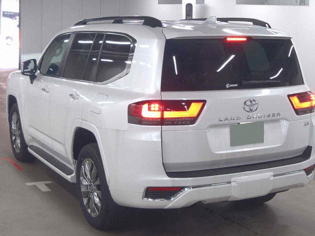 2025 TOYOTA LAND CRUISER ZX photo 2