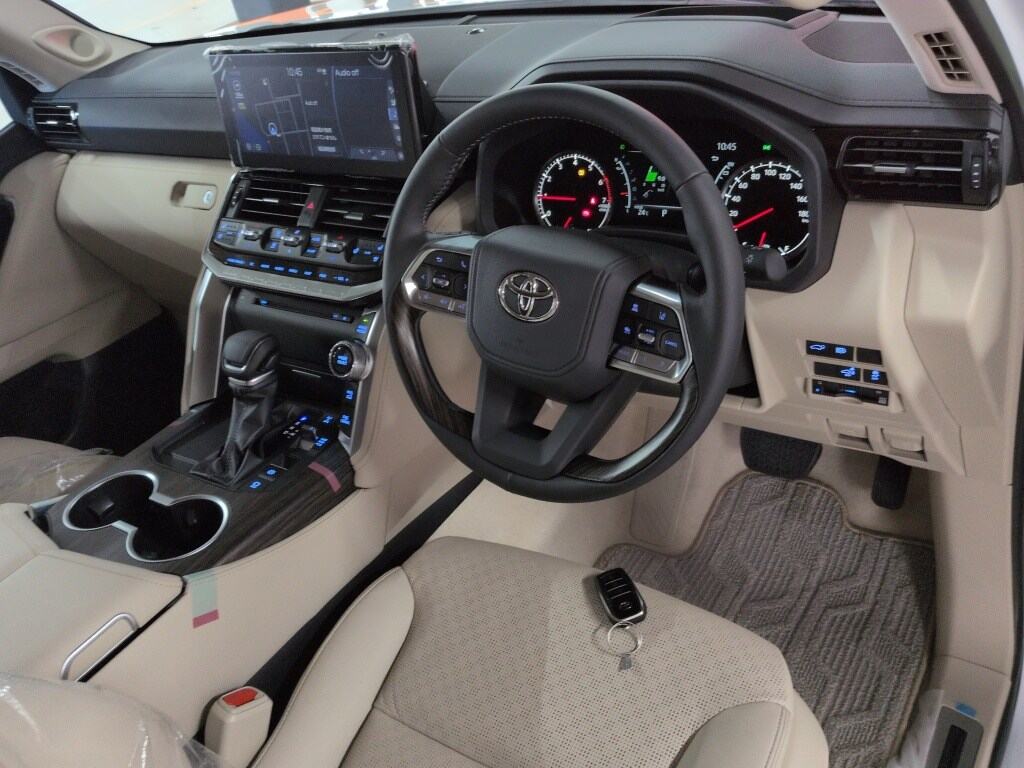 2024 TOYOTA LAND CRUISER ZX photo 3