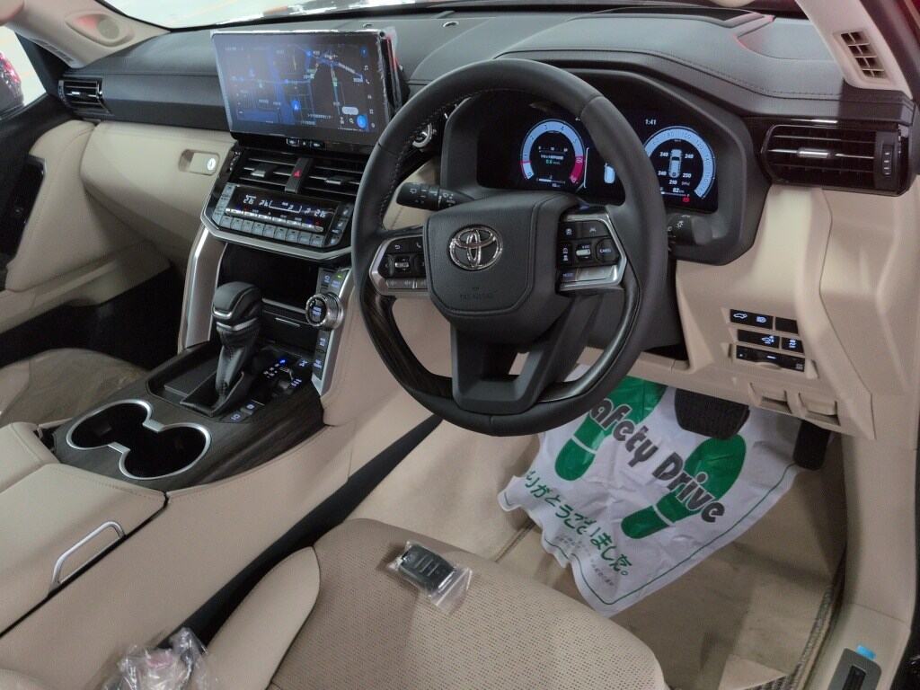 2025 TOYOTA LAND CRUISER ZX photo 3