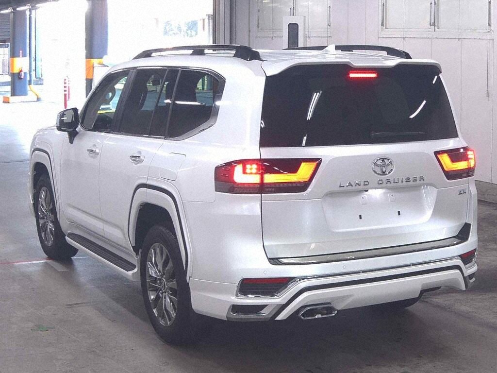 2021 TOYOTA LAND CRUISER ZX photo 2
