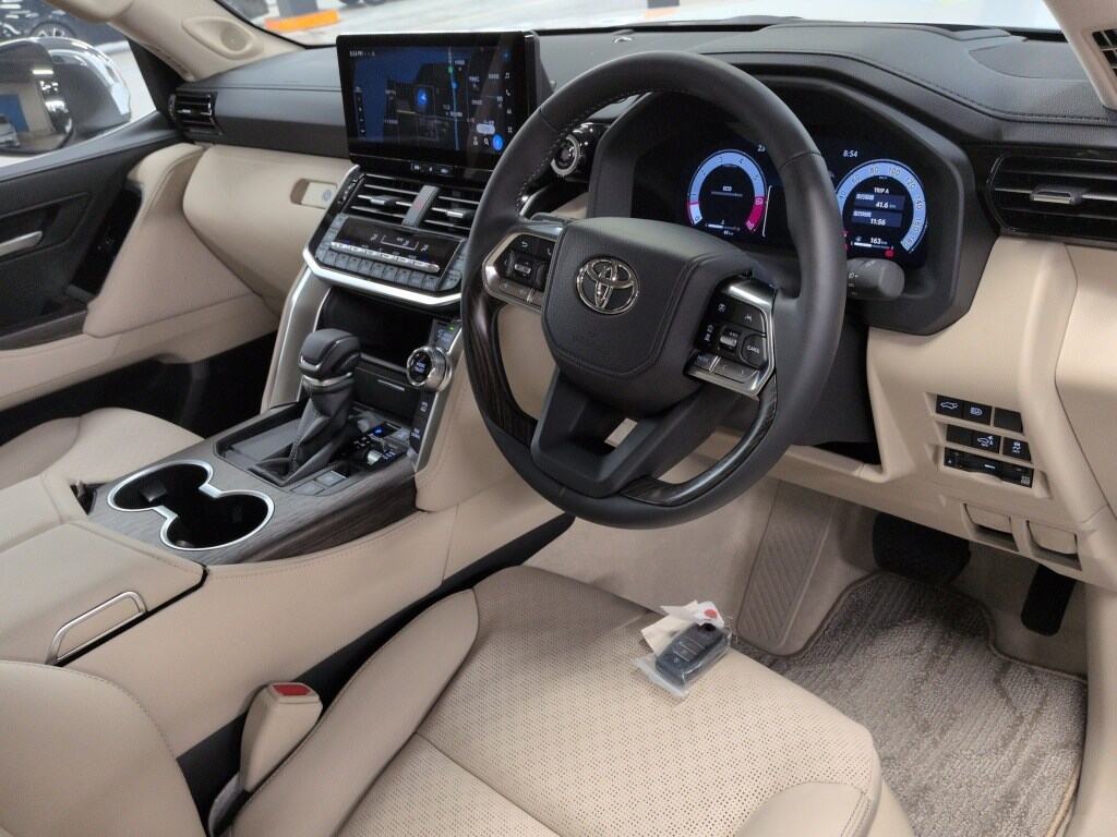 2025 TOYOTA LAND CRUISER ZX photo 3