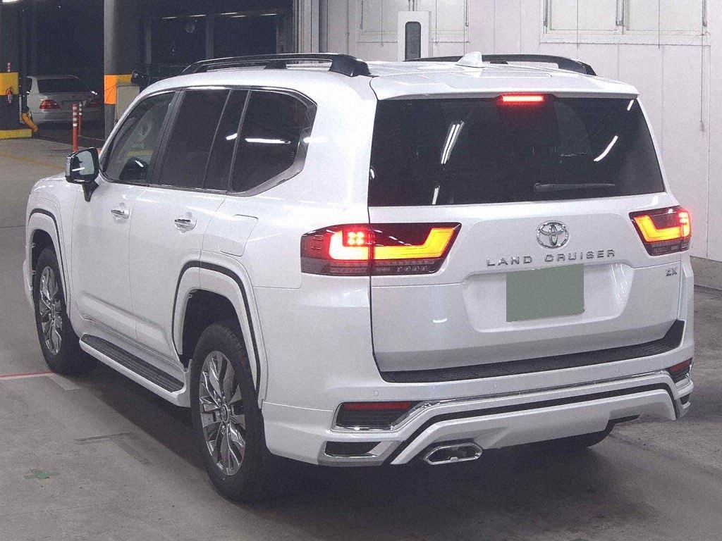 2025 TOYOTA LAND CRUISER ZX photo 2