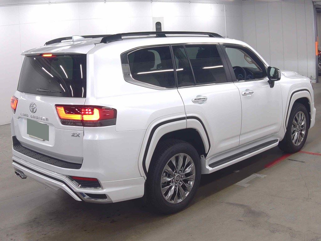 2025 TOYOTA LAND CRUISER ZX photo 5