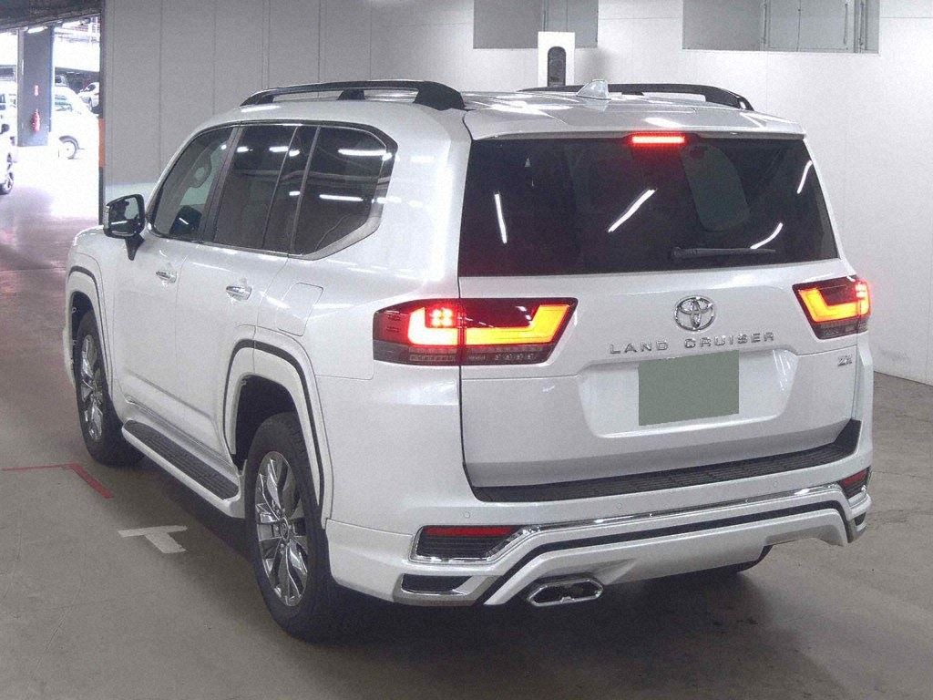 2025 TOYOTA LAND CRUISER ZX photo 2