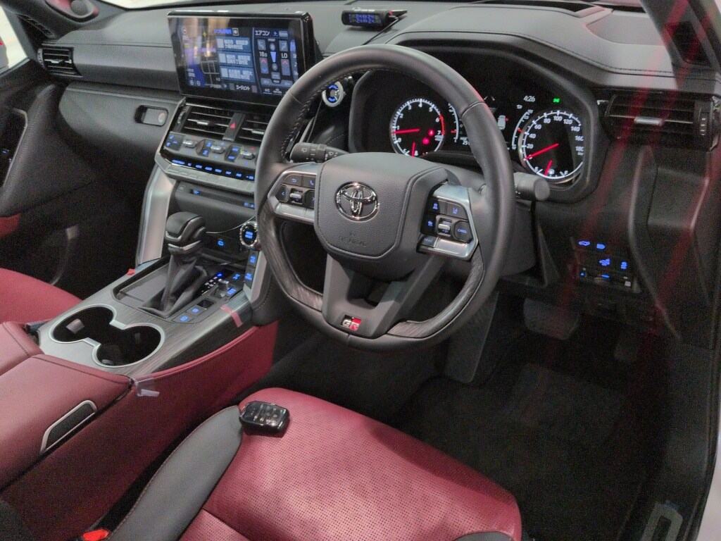 2024 TOYOTA LAND CRUISER GR SPORT photo 3