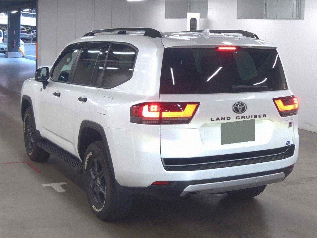 2024 TOYOTA LAND CRUISER GR SPORT photo 2