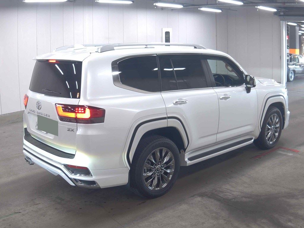 2026 TOYOTA LAND CRUISER ZX photo 5