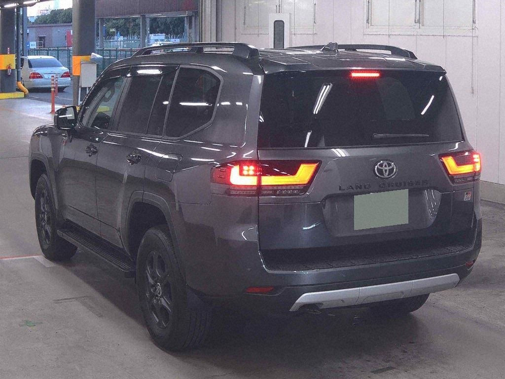 2025 TOYOTA LAND CRUISER GR SPORT photo 2