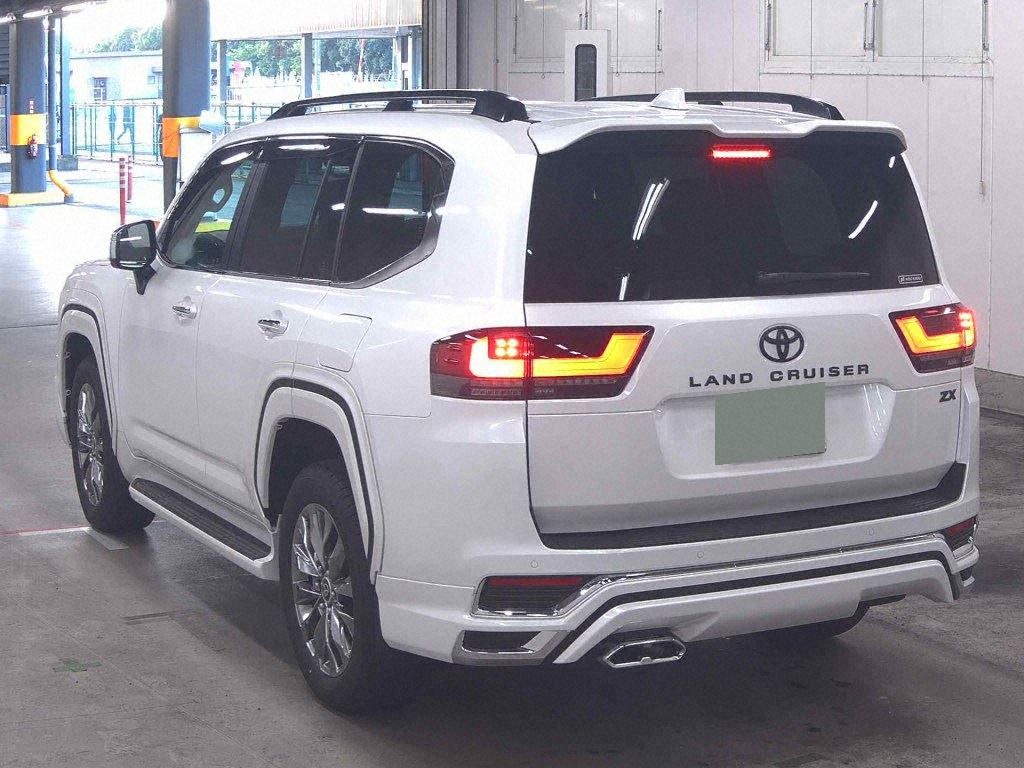 2025 TOYOTA LAND CRUISER ZX photo 2