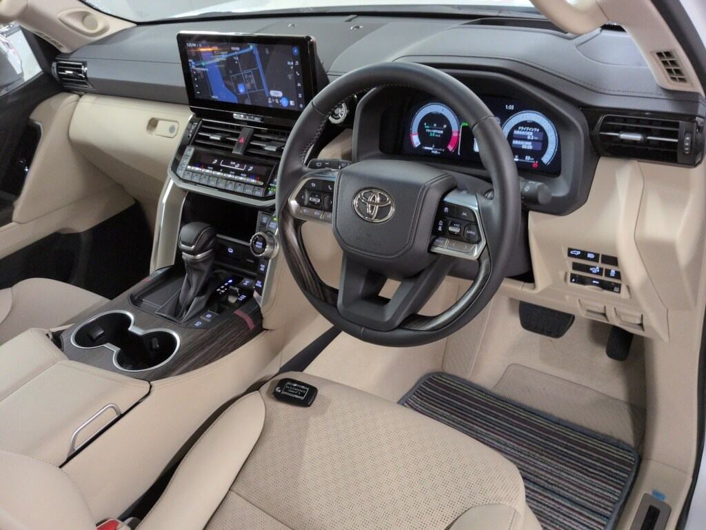 2025 TOYOTA LAND CRUISER ZX photo 3