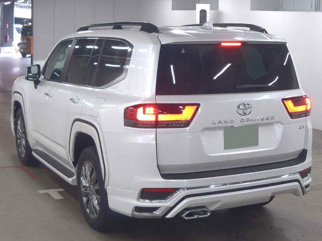2025 TOYOTA LAND CRUISER ZX photo 2