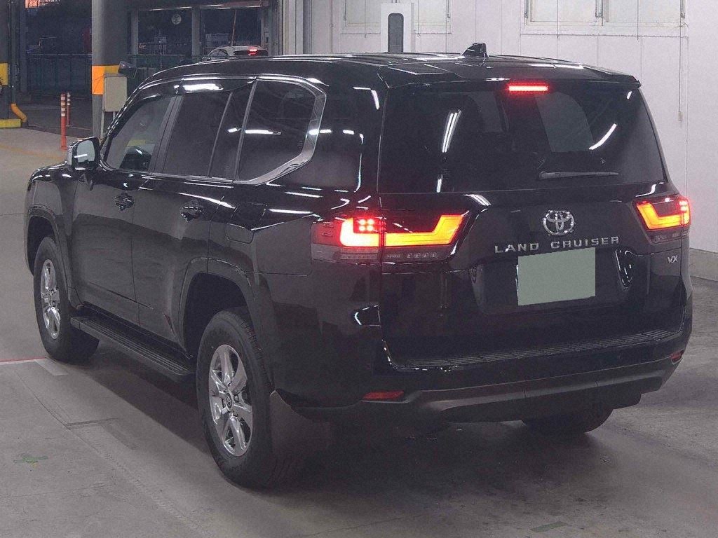 2025 TOYOTA LAND CRUISER VX photo 2