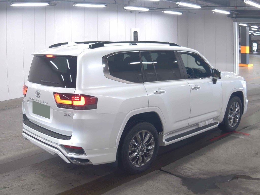 2025 TOYOTA LAND CRUISER ZX photo 5