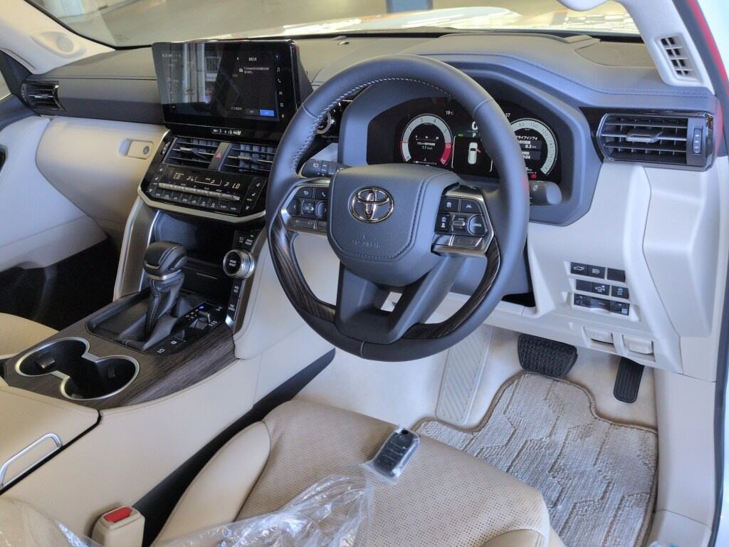 2026 TOYOTA LAND CRUISER ZX photo 3