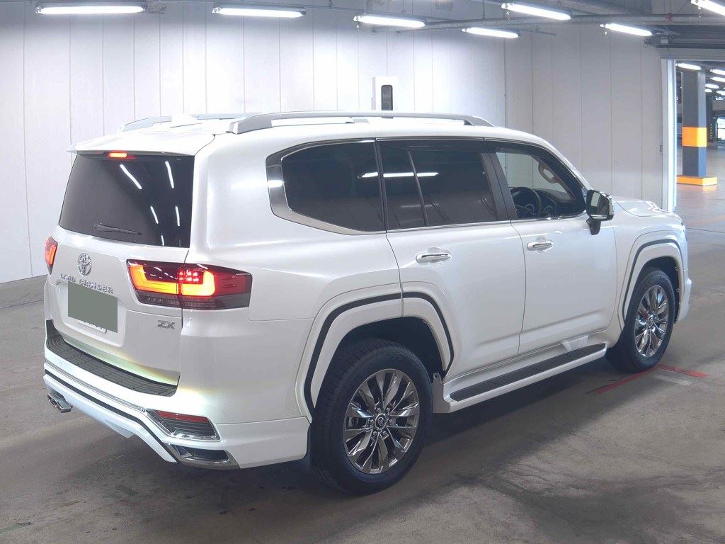 2026 TOYOTA LAND CRUISER ZX photo 5