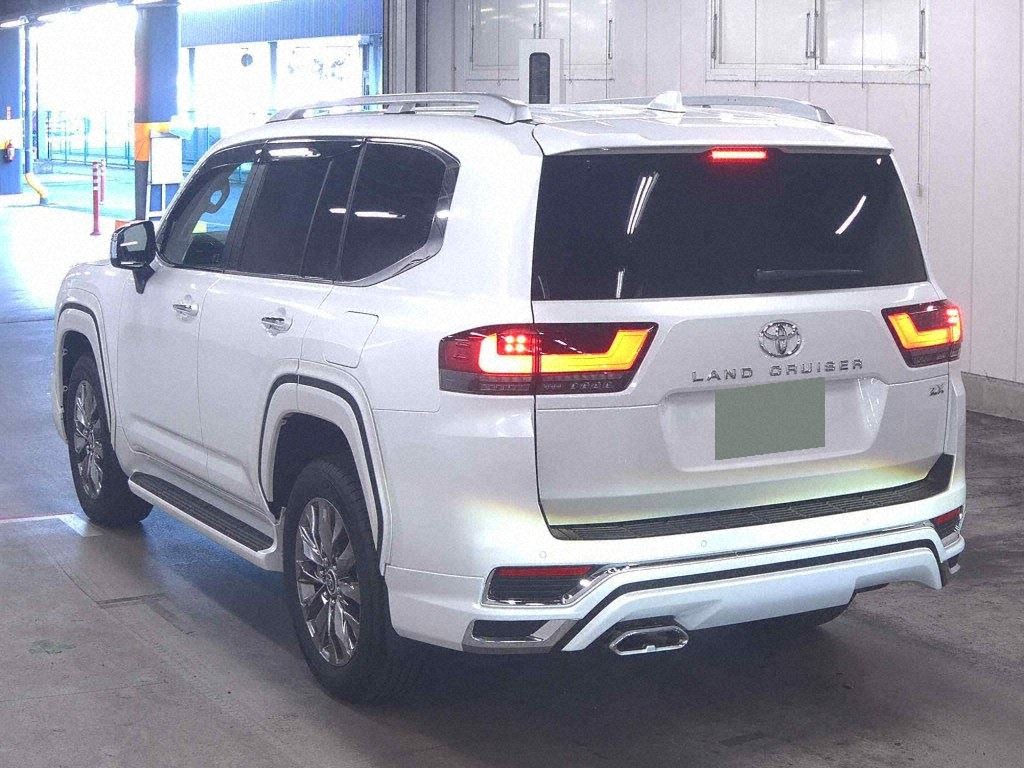 2026 TOYOTA LAND CRUISER ZX photo 2