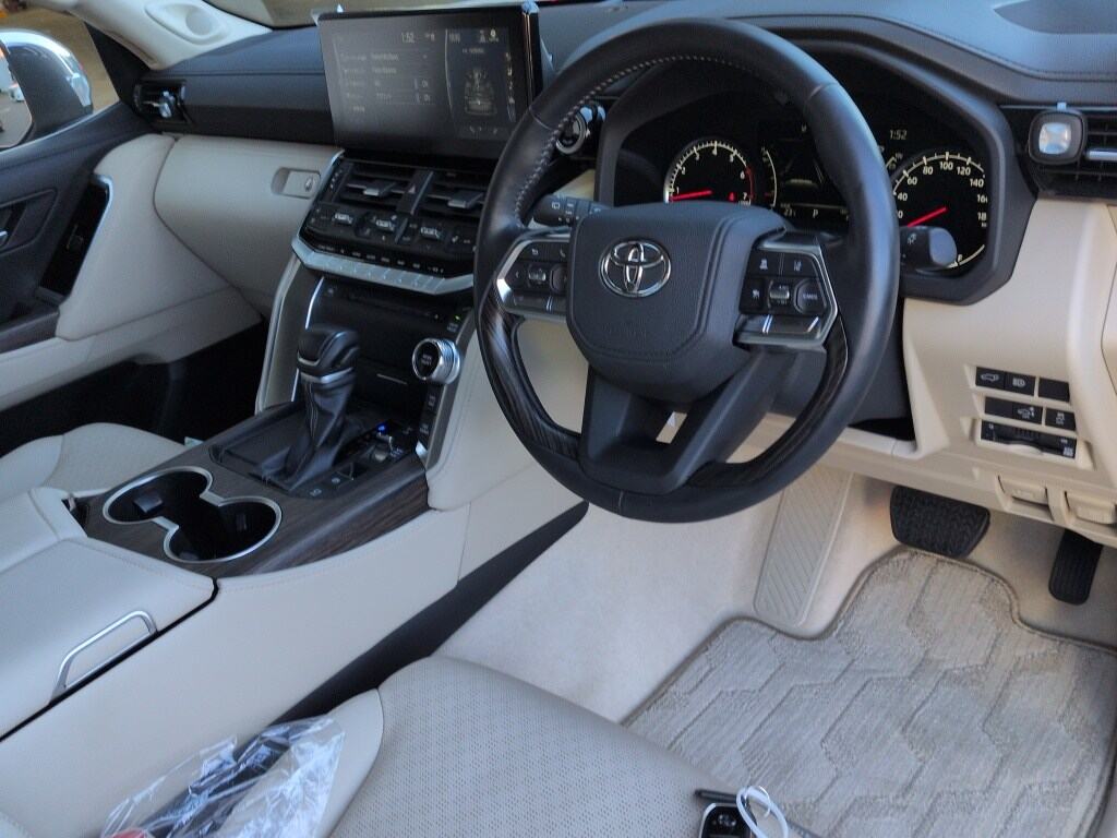 2024 TOYOTA LAND CRUISER ZX photo 3