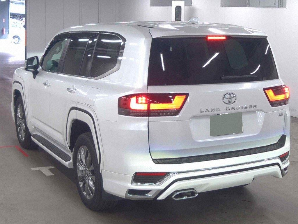 2025 TOYOTA LAND CRUISER ZX photo 4