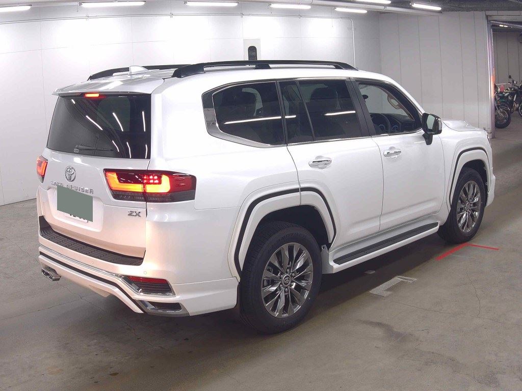 2025 TOYOTA LAND CRUISER ZX photo 5