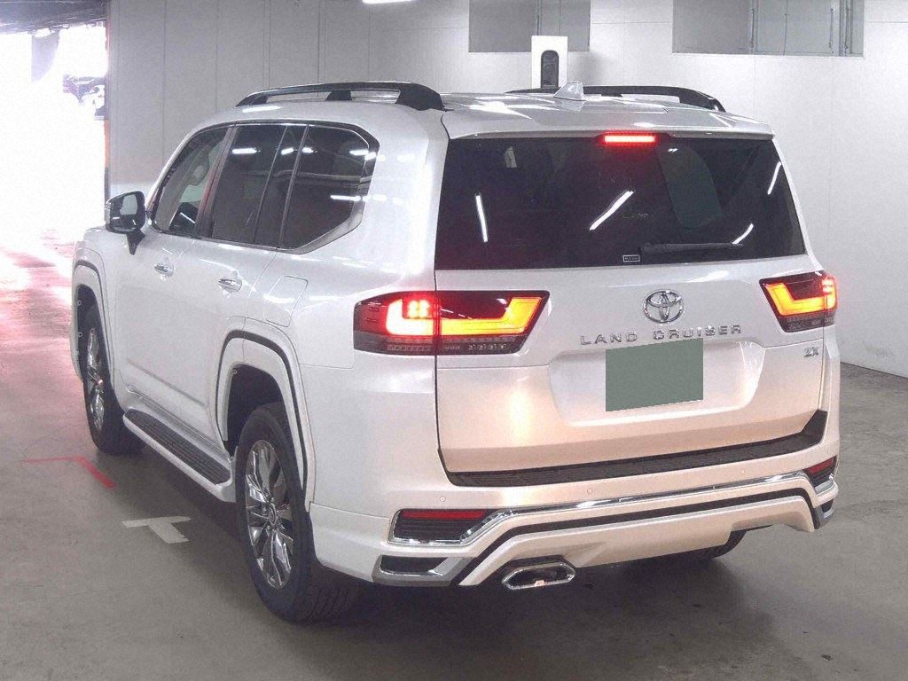 2025 TOYOTA LAND CRUISER ZX photo 2