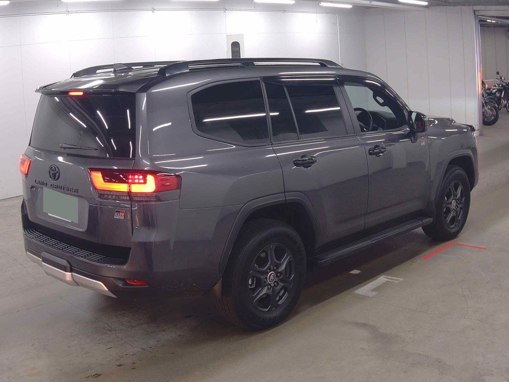 2025 TOYOTA LAND CRUISER GR SPORT photo 5