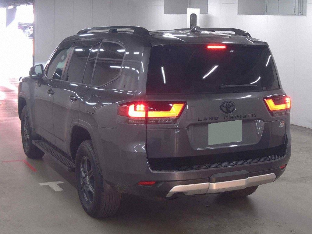 2025 TOYOTA LAND CRUISER GR SPORT photo 2