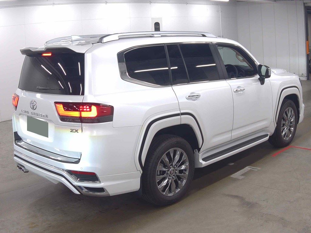 2025 TOYOTA LAND CRUISER ZX photo 5