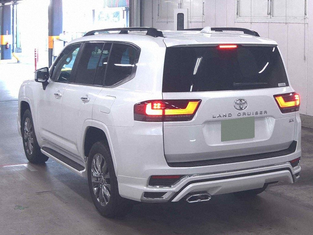 2025 TOYOTA LAND CRUISER ZX photo 2