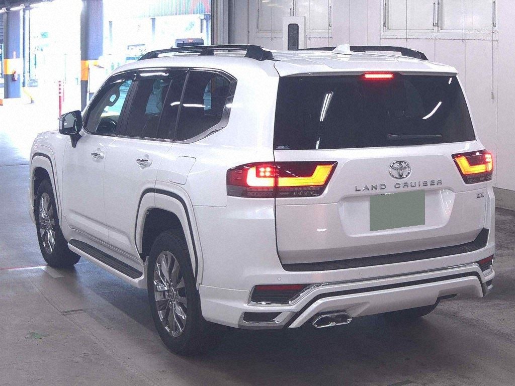 2025 TOYOTA LAND CRUISER ZX photo 2