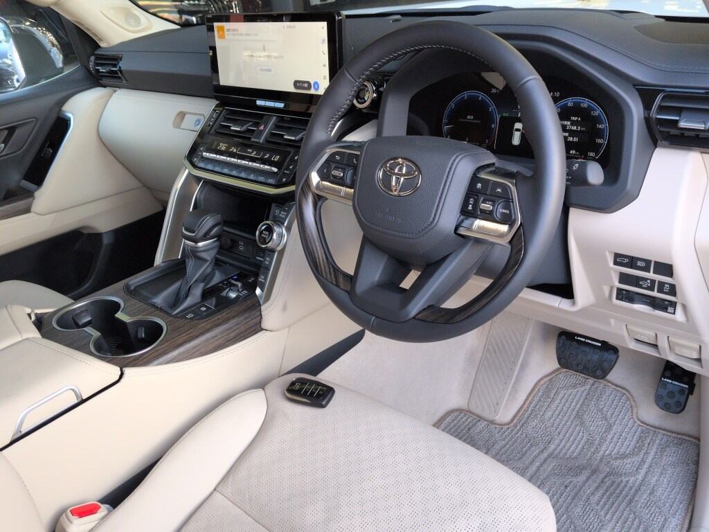 2026 TOYOTA LAND CRUISER ZX photo 3