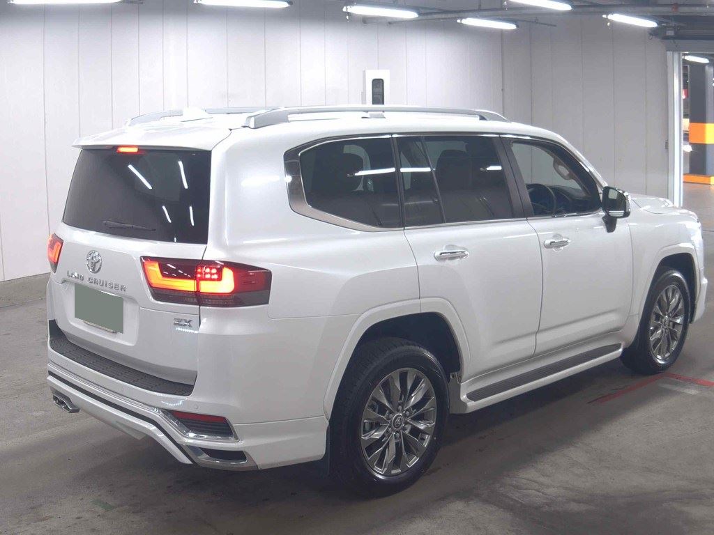 2026 TOYOTA LAND CRUISER ZX photo 5