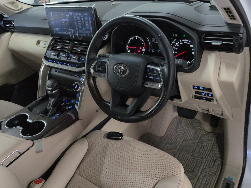 2023 TOYOTA LAND CRUISER ZX photo 3
