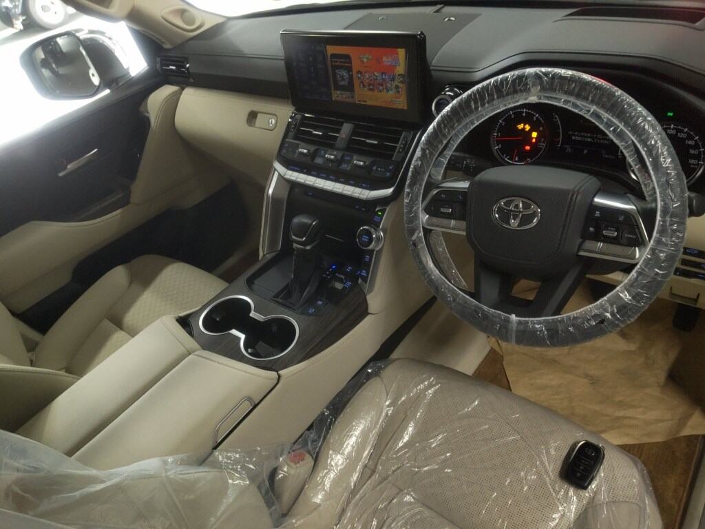 2024 TOYOTA LAND CRUISER ZX photo 3