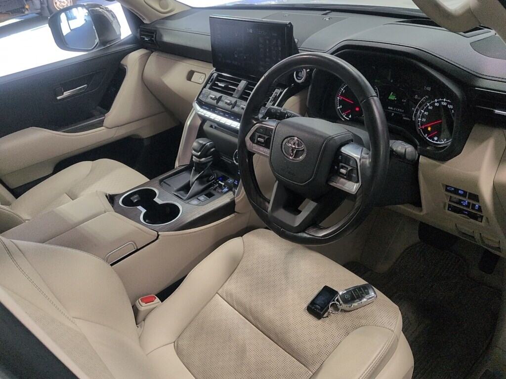 2024 TOYOTA LAND CRUISER ZX photo 3