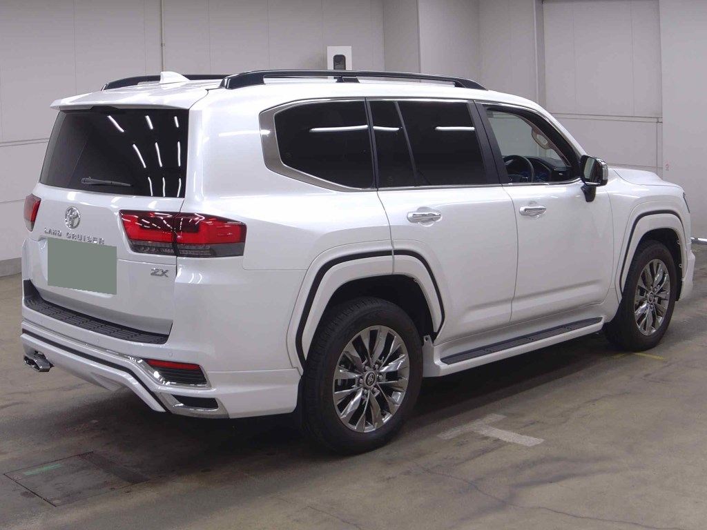 2025 TOYOTA LAND CRUISER ZX photo 5