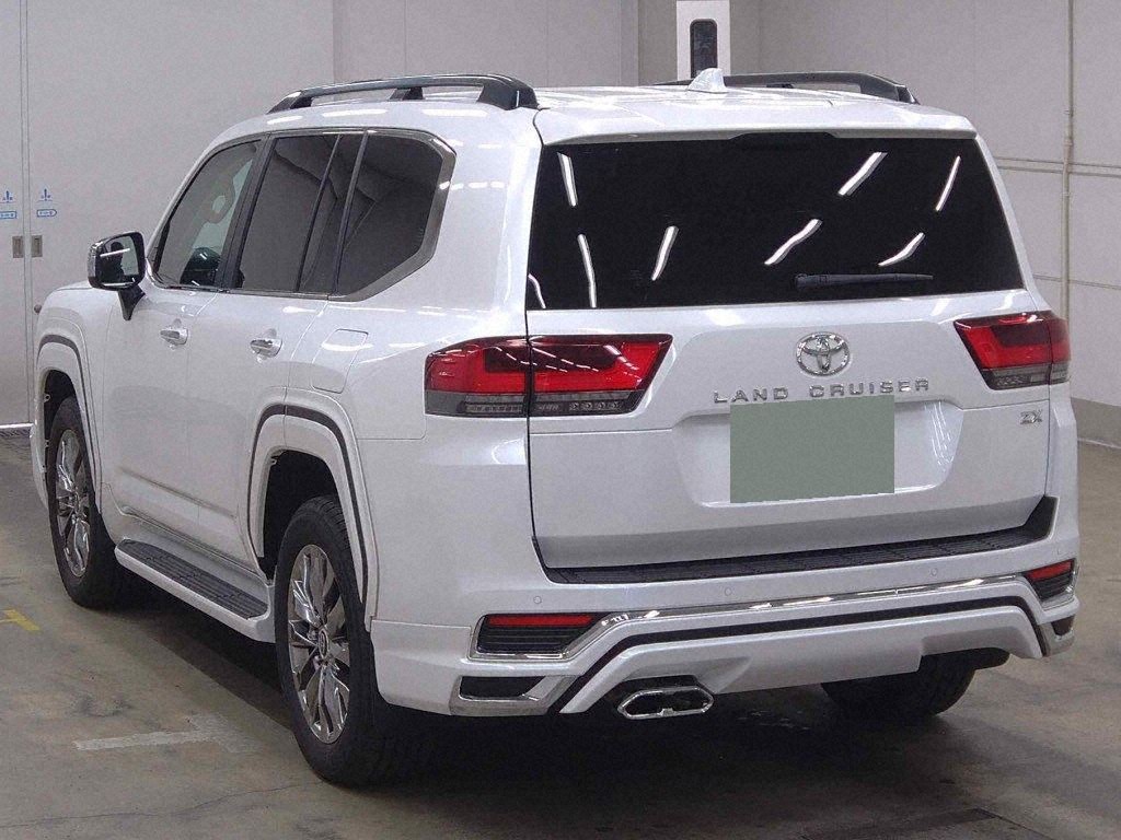 2025 TOYOTA LAND CRUISER ZX photo 2