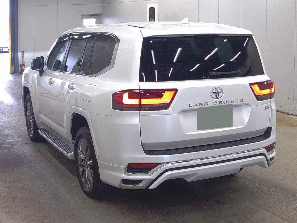 2024 TOYOTA LAND CRUISER ZX photo 2