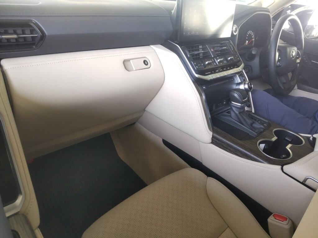 2024 TOYOTA LAND CRUISER ZX photo 3