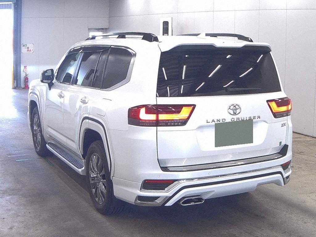 2024 TOYOTA LAND CRUISER ZX photo 2