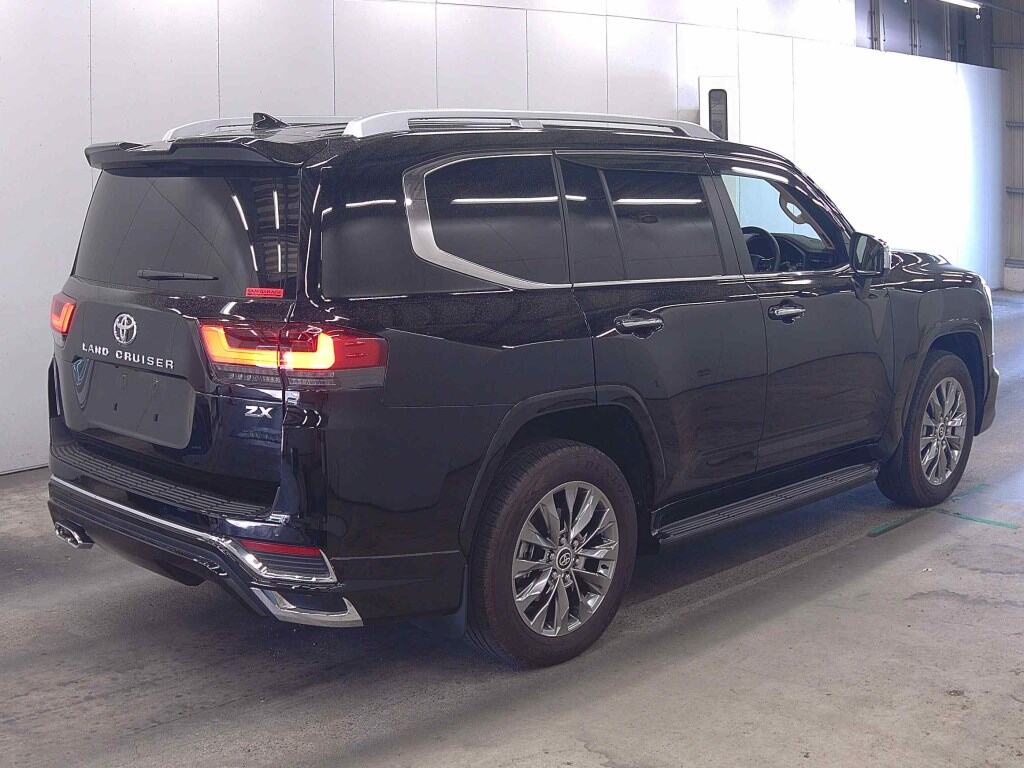 2023 TOYOTA LAND CRUISER ZX photo 5