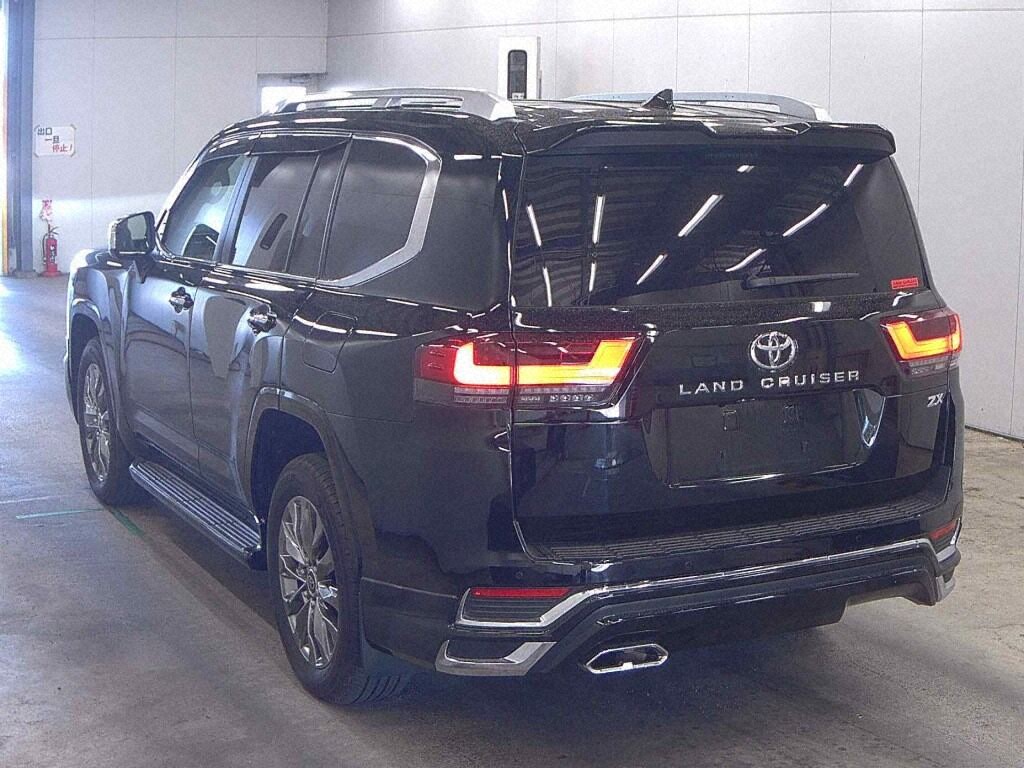 2023 TOYOTA LAND CRUISER ZX photo 2