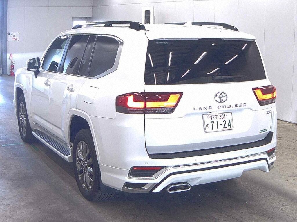 2024 TOYOTA LAND CRUISER ZX photo 2