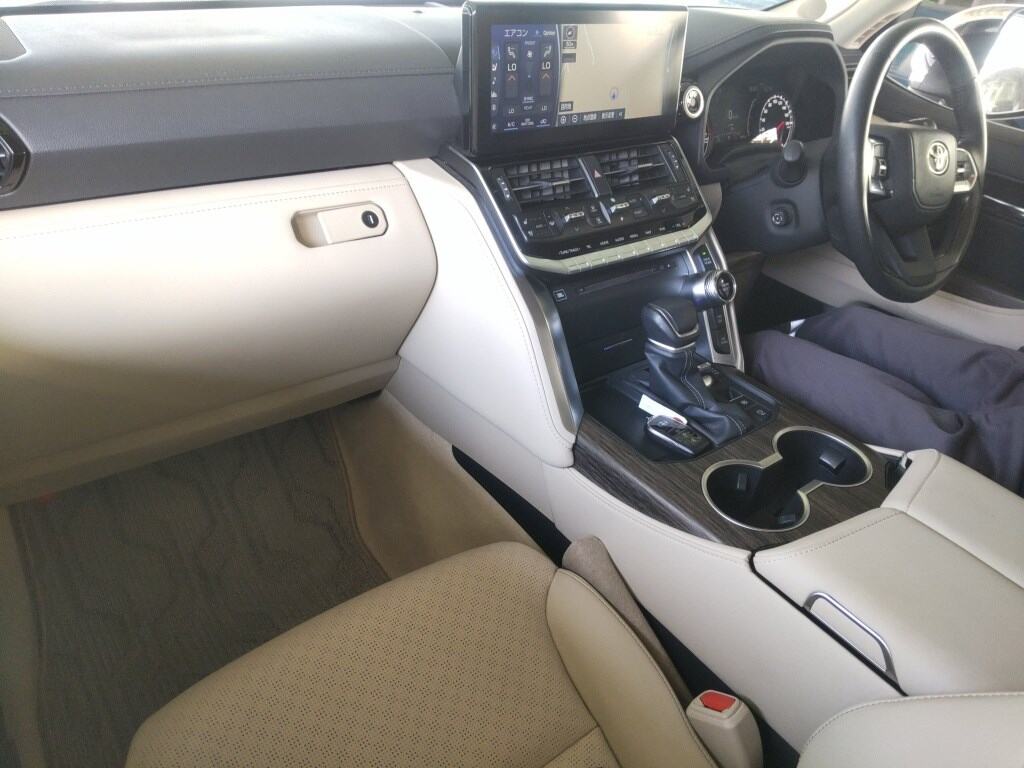 2024 TOYOTA LAND CRUISER ZX photo 3