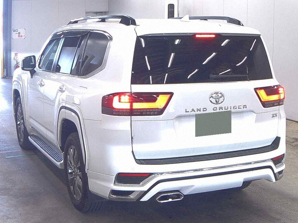 2024 TOYOTA LAND CRUISER ZX photo 2
