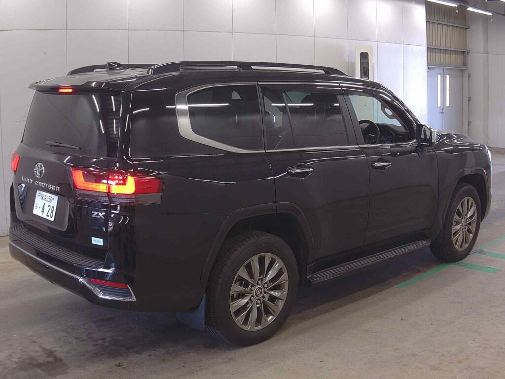 2025 TOYOTA LAND CRUISER ZX photo 5