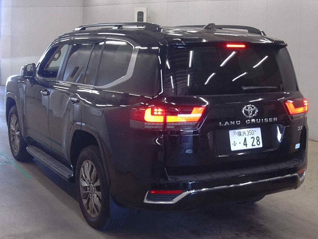 2025 TOYOTA LAND CRUISER ZX photo 2
