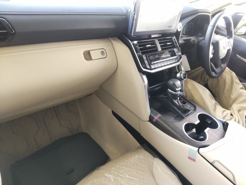 2026 TOYOTA LAND CRUISER ZX photo 3