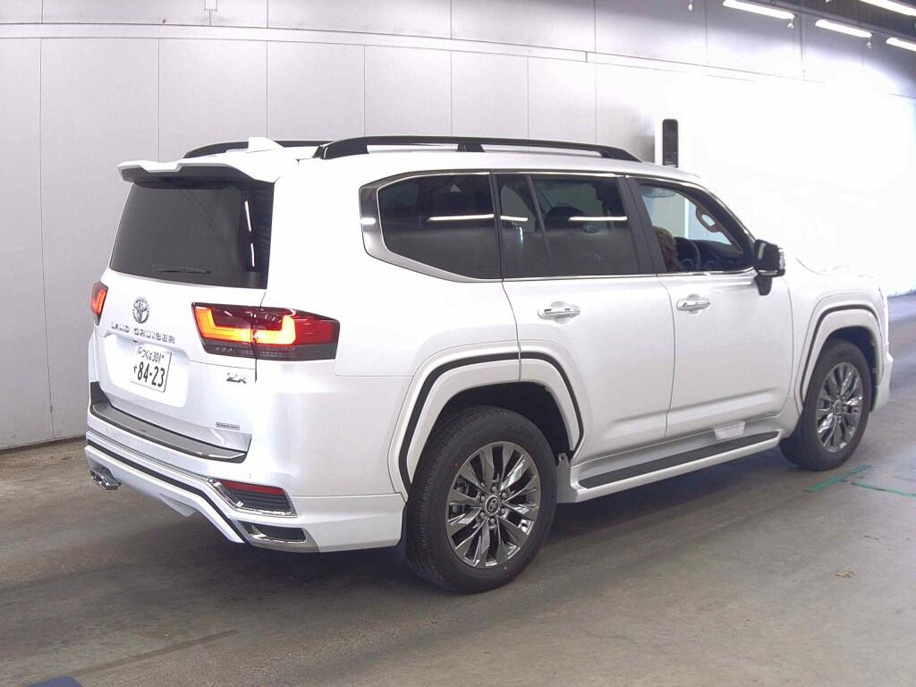 2026 TOYOTA LAND CRUISER ZX photo 5