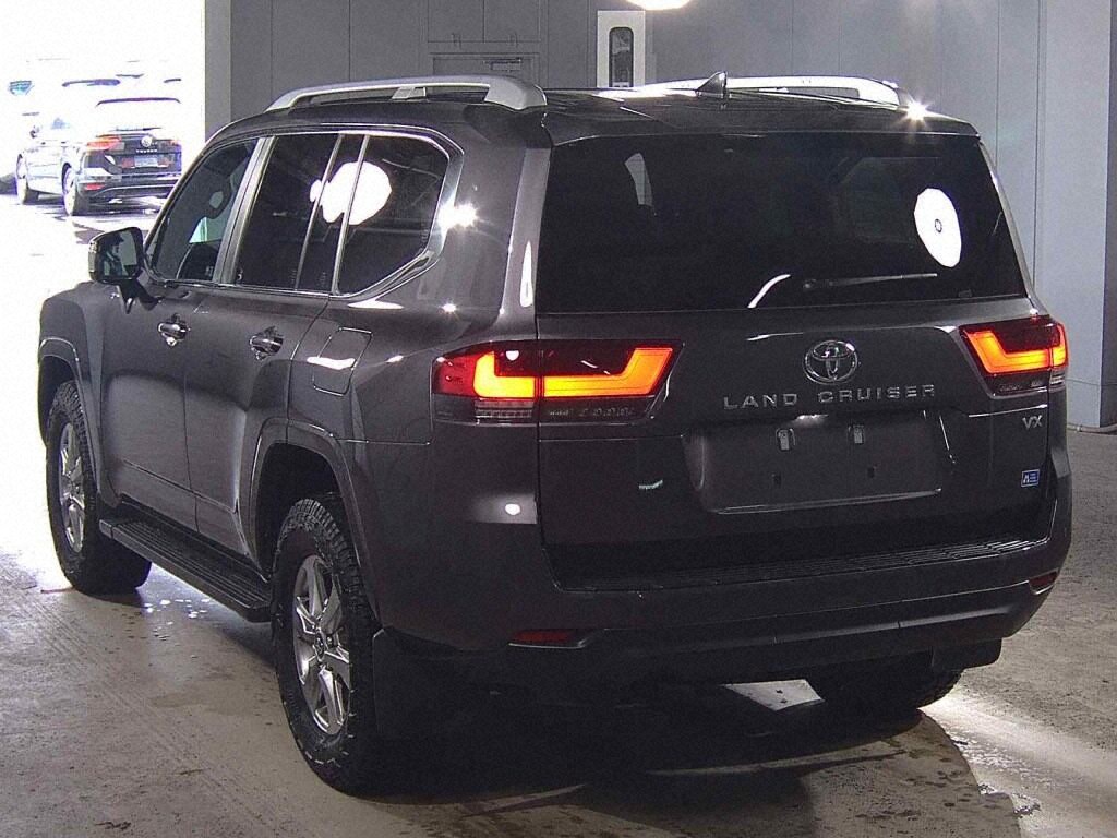 2024 TOYOTA LAND CRUISER ZX photo 3