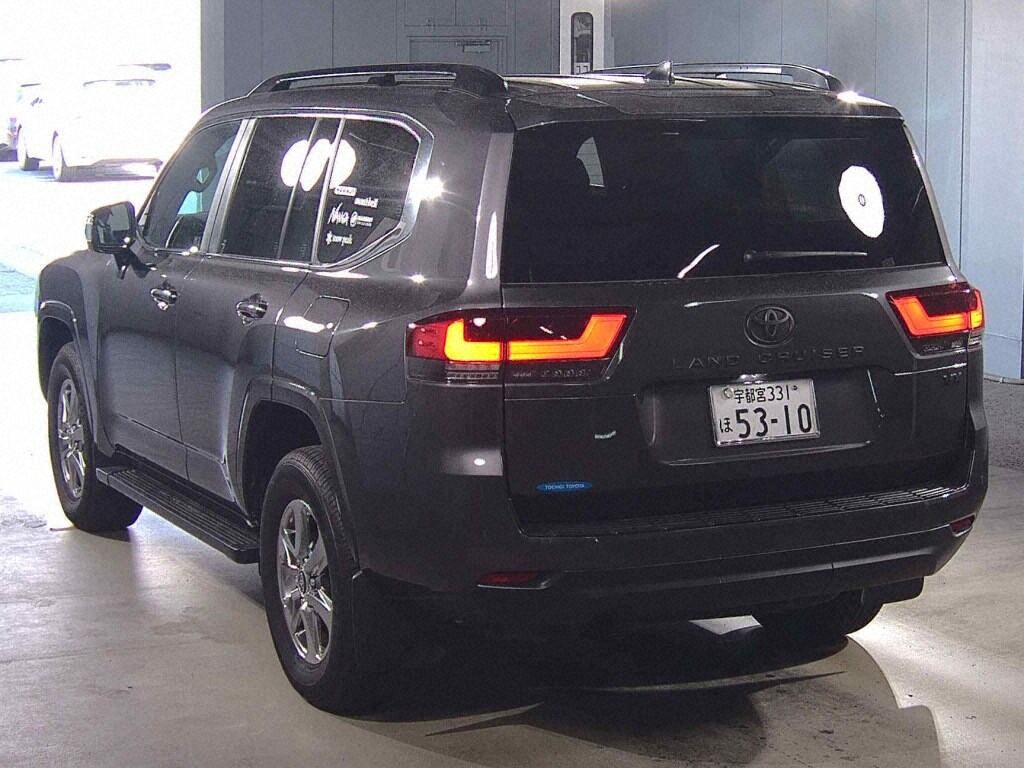 2023 TOYOTA LAND CRUISER VX photo 2
